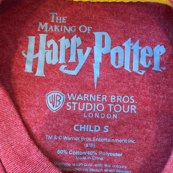 Harry Potter Gryffindor Team Captain Tee - Picture 2 of 2